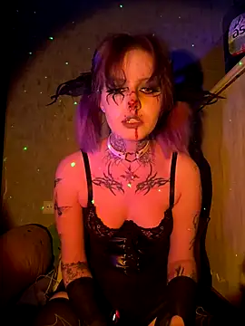 Snapshot of n1ghtcloud chatting on 10/24/25, 05:42 n1ghtcloud online show from 10/24/25, 05:42