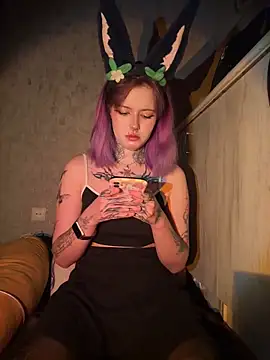 Snapshot of n1ghtcloud chatting on 10/29/25, 06:31 n1ghtcloud online show from 10/29/25, 06:31