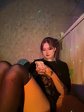 Snapshot of n1ghtcloud chatting on 11/05/25, 08:20 n1ghtcloud online show from 11/05/25, 08:20