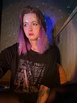 Snapshot of n1ghtcloud chatting on 11/16/25, 10:26 n1ghtcloud online show from 11/16/25, 10:26