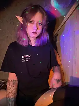 Snapshot of n1ghtcloud chatting on 11/17/25, 07:08 n1ghtcloud online show from 11/17/25, 07:08