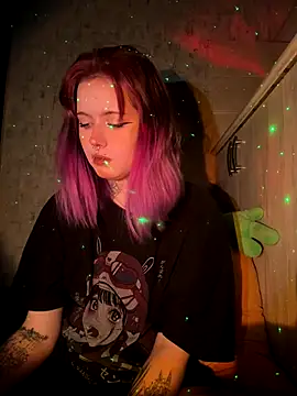 Snapshot of n1ghtcloud chatting on 12/01/25, 09:09 n1ghtcloud online show from 12/01/25, 09:09