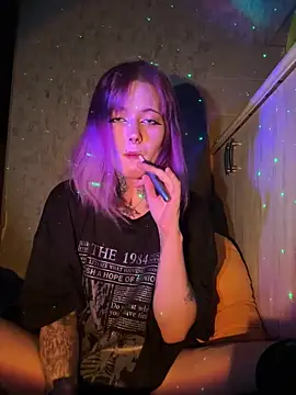 Snapshot of n1ghtcloud chatting on 12/02/25, 08:59 n1ghtcloud online show from 12/02/25, 08:59