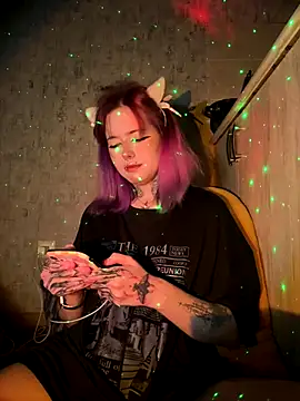 Snapshot of n1ghtcloud chatting on 12/03/25, 08:07 n1ghtcloud online show from 12/03/25, 08:07