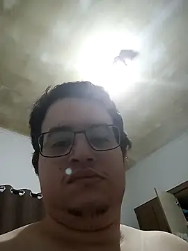 Snapshot of Juliao2030 chatting on 10/30/25, 06:08 Juliao2030 online show from 10/30/25, 06:08