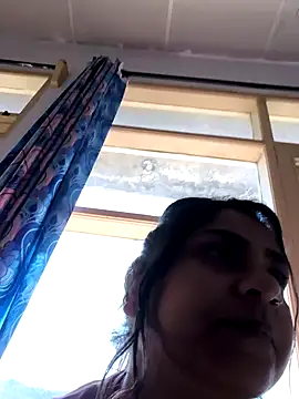 queenbuggi online show from 02/12/26, 07:36