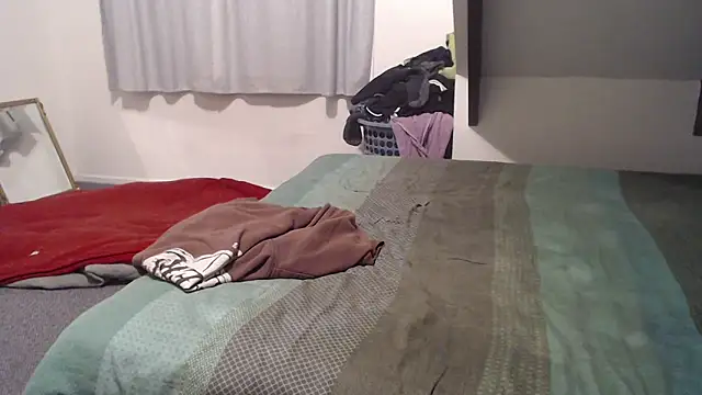 idiotpig66 online show from 03/07/25, 08:02