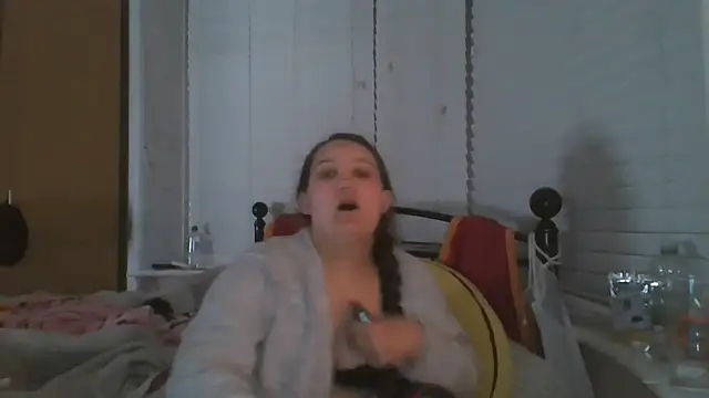 Snapshot of lu_official1 chatting on 11/13/25, 08:08 lu official1 online show from 11/13/25, 08:08