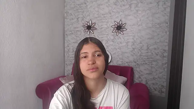 Snapshot of Evagirl69 chatting on 10/15/25, 06:30 Evagirl69 online show from 10/15/25, 06:30