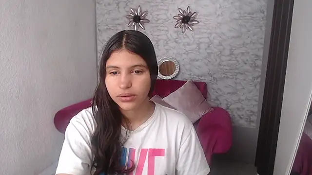 Snapshot of Evagirl69 chatting on 10/20/25, 06:19 Evagirl69 online show from 10/20/25, 06:19
