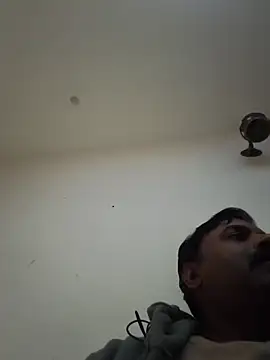 vardh033 online show from 11/16/25, 03:39