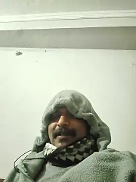 vardh033 online show from 12/22/25, 01:41