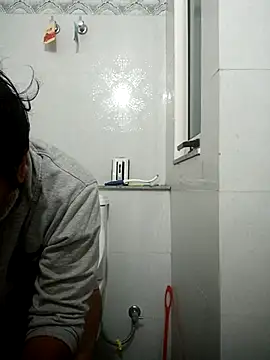 vardh033 online show from 03/25/26, 02:39