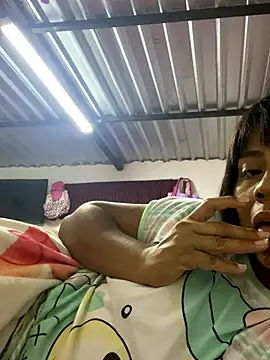 Snapshot of littlebunny31 chatting on 09/23/25, 05:32 littlebunny31 online show from 09/23/25, 05:32