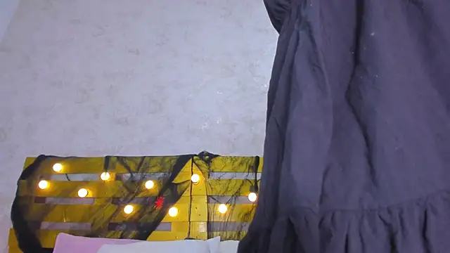 Snapshot of thalia888_ chatting on 10/30/25, 07:14 thalia888 online show from 10/30/25, 07:14