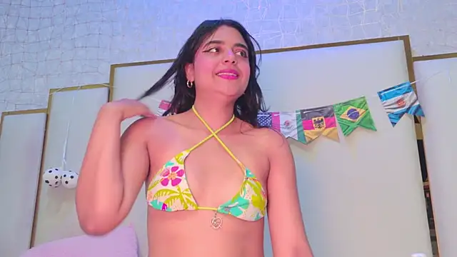 Snapshot of thalia888_ chatting on 07/08/26, 07:07 thalia888 online show from 07/08/26, 07:07