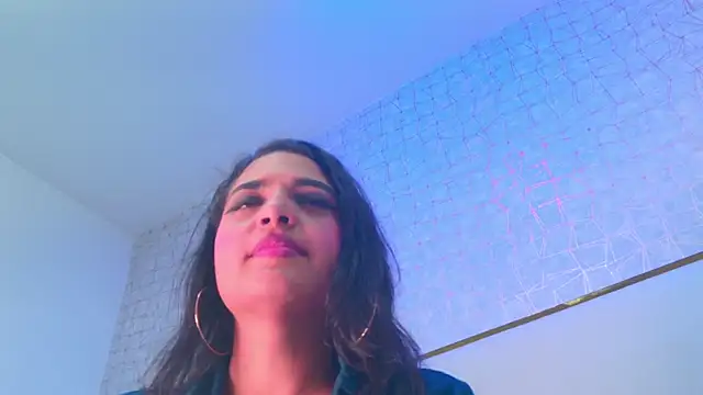 Snapshot of thalia888_ chatting on 07/12/26, 07:05 thalia888 online show from 07/12/26, 07:05