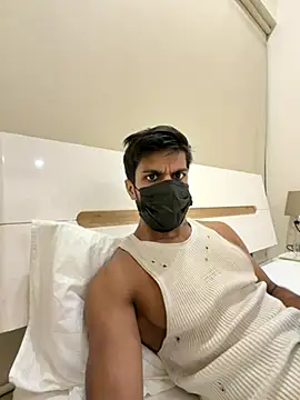 Snapshot of fitxrs chatting on 10/10/25, 02:16 fitxrs online show from 10/10/25, 02:16