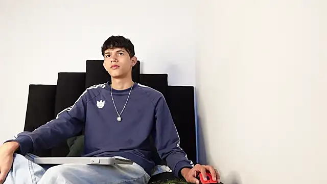 alexmark  online show from 10/20/25, 01:44