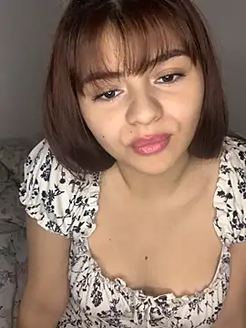 Snapshot of You_dirty_girl18 chatting on 11/12/25, 02:23 You dirty girl18 online show from 11/12/25, 02:23