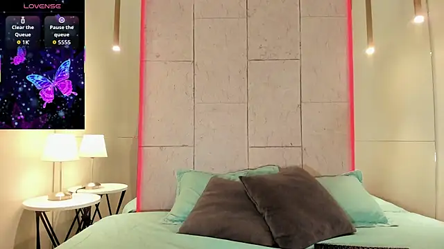 krystal swift online show from 09/12/25, 07:25