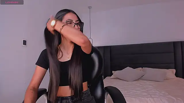 Snapshot of BonnyRose chatting on 11/29/25, 07:39 BonnyRose online show from 11/29/25, 07:39