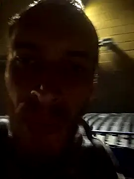 Snapshot of Leshok chatting on 11/04/25, 06:01 Leshok online show from 11/04/25, 06:01