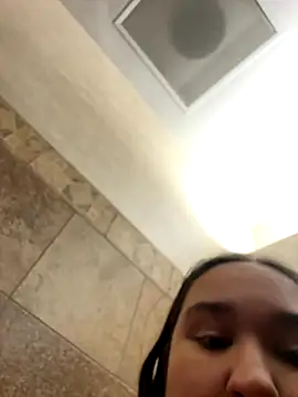 Snapshot of marcylove chatting on 11/12/25, 05:19 marcylove online show from 11/12/25, 05:19