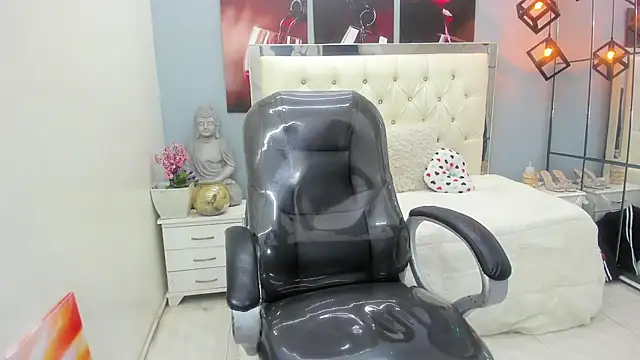 Eilish hall online show from 12/14/25, 10:47