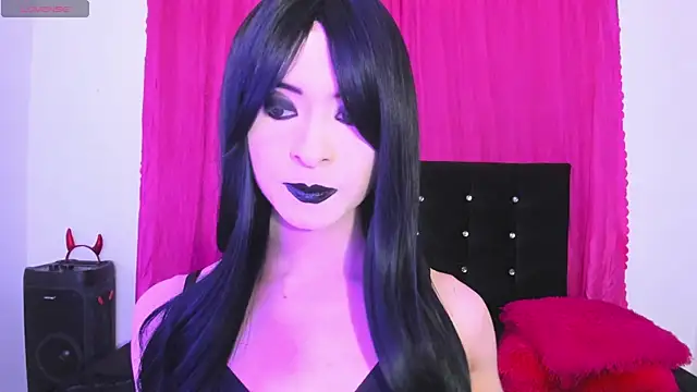 Snapshot of cutenaked_8 chatting on 08/10/26, 12:04 cutenaked 8 online show from 08/10/26, 12:04