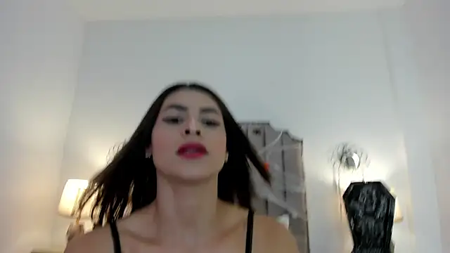 Snapshot of LanaFerrer chatting on 10/29/25, 07:48 LanaFerrer online show from 10/29/25, 07:48