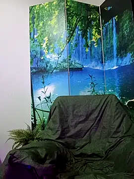 Snapshot of welcome-to-the-jungle chatting on 06/17/26, 07:37 welcome-to-the-jungle online show from 06/17/26, 07:37