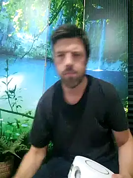 Snapshot of welcome-to-the-jungle chatting on 07/07/26, 08:13 welcome-to-the-jungle online show from 07/07/26, 08:13