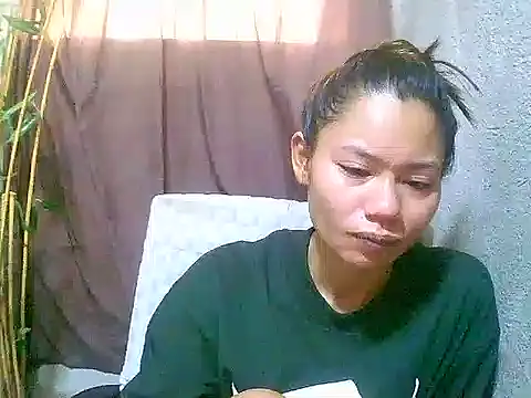 Snapshot of Sweeetgurll chatting on 05/13/26, 12:08 Sweeetgurll online show from 05/13/26, 12:08