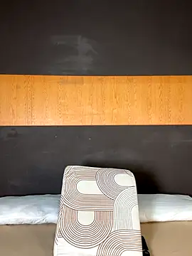 Alexia  cox online show from 11/20/25, 03:07