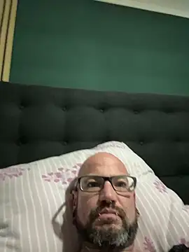 Snapshot of MichiDWT1312 chatting on 02/05/26, 04:00 MichiDWT1312 online show from 02/05/26, 04:00