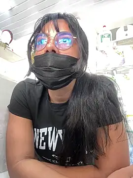 Snapshot of Kyra__Rose chatting on 12/18/25, 03:51 Kyra Rose online show from 12/18/25, 03:51