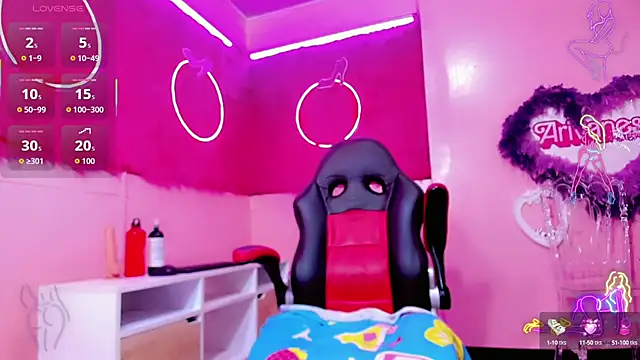 Natasha clifford online show from 09/19/25, 03:19