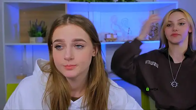 luna tin online show from 09/13/25, 07:13