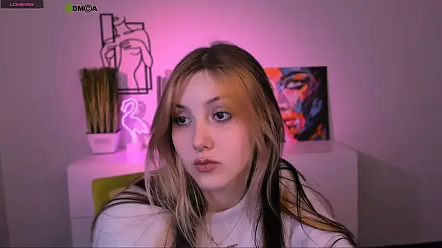 luna tin online show from 11/24/25, 05:40