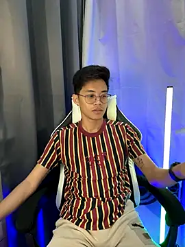 Snapshot of Prince-Harrison chatting on 11/07/25, 01:22 Prince-Harrison online show from 11/07/25, 01:22