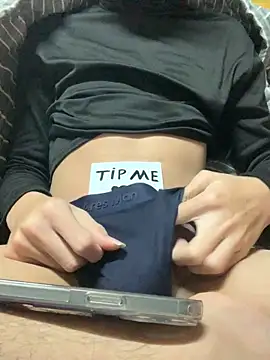 themloncuaem online show from 10/31/25, 12:50