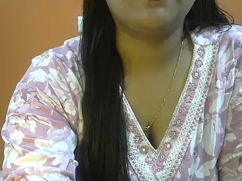 Snapshot of Queenxxx98 chatting on 12/20/25, 06:04 Queenxxx98 online show from 12/20/25, 06:04