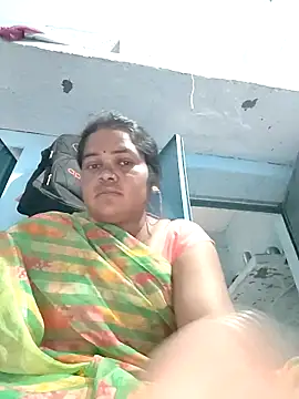 Snapshot of Rashi_cut chatting on 10/06/25, 01:47 Rashi cut online show from 10/06/25, 01:47