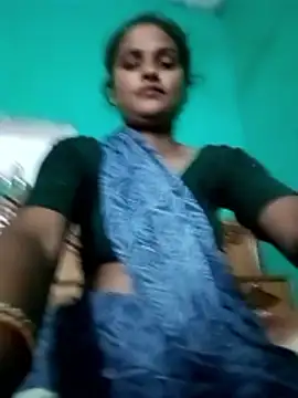 Snapshot of Sapna9685 chatting on 10/22/25, 04:29 Sapna9685 online show from 10/22/25, 04:29