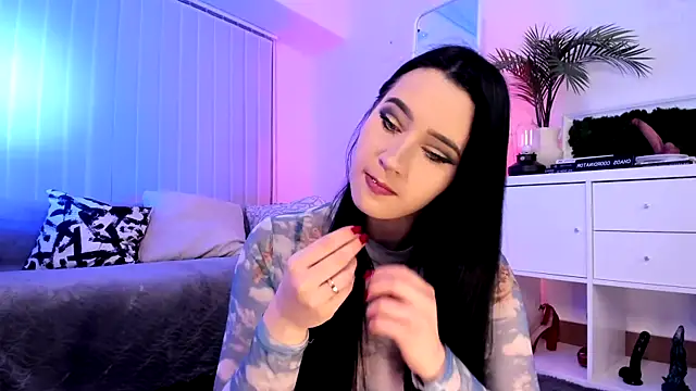 Mary Lori online show from 12/04/25, 07:17