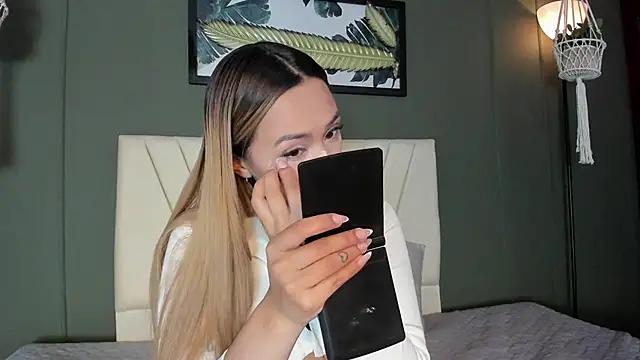 nikolevoshkie  online show from 04/11/26, 12:20