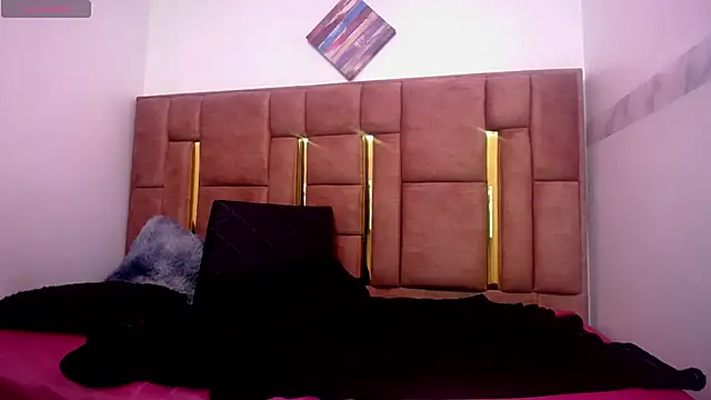 Snapshot of KENDALL_ART chatting on 01/15/26, 05:01 KENDALL ART online show from 01/15/26, 05:01