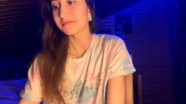 Snapshot of Shyselly chatting on 09/25/25, 06:11 Shyselly online show from 09/25/25, 06:11