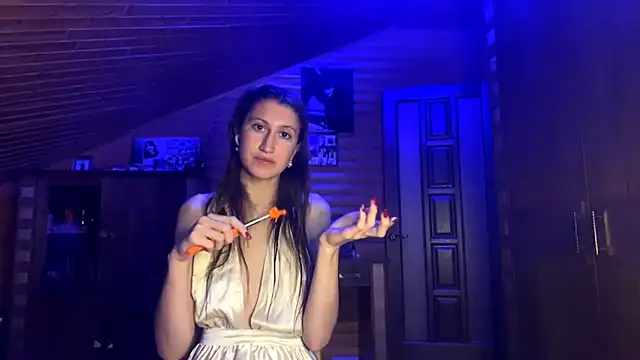 Snapshot of Shyselly chatting on 09/27/25, 03:28 Shyselly online show from 09/27/25, 03:28